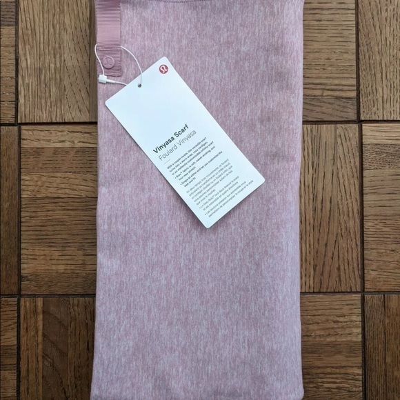 OFFERS? NEW LULULEMON VINYASA SCARF - Picture 2 of 6